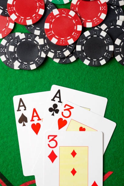 Bonus round—free spins with cash coins Free spin bonus round with coin collect feature active